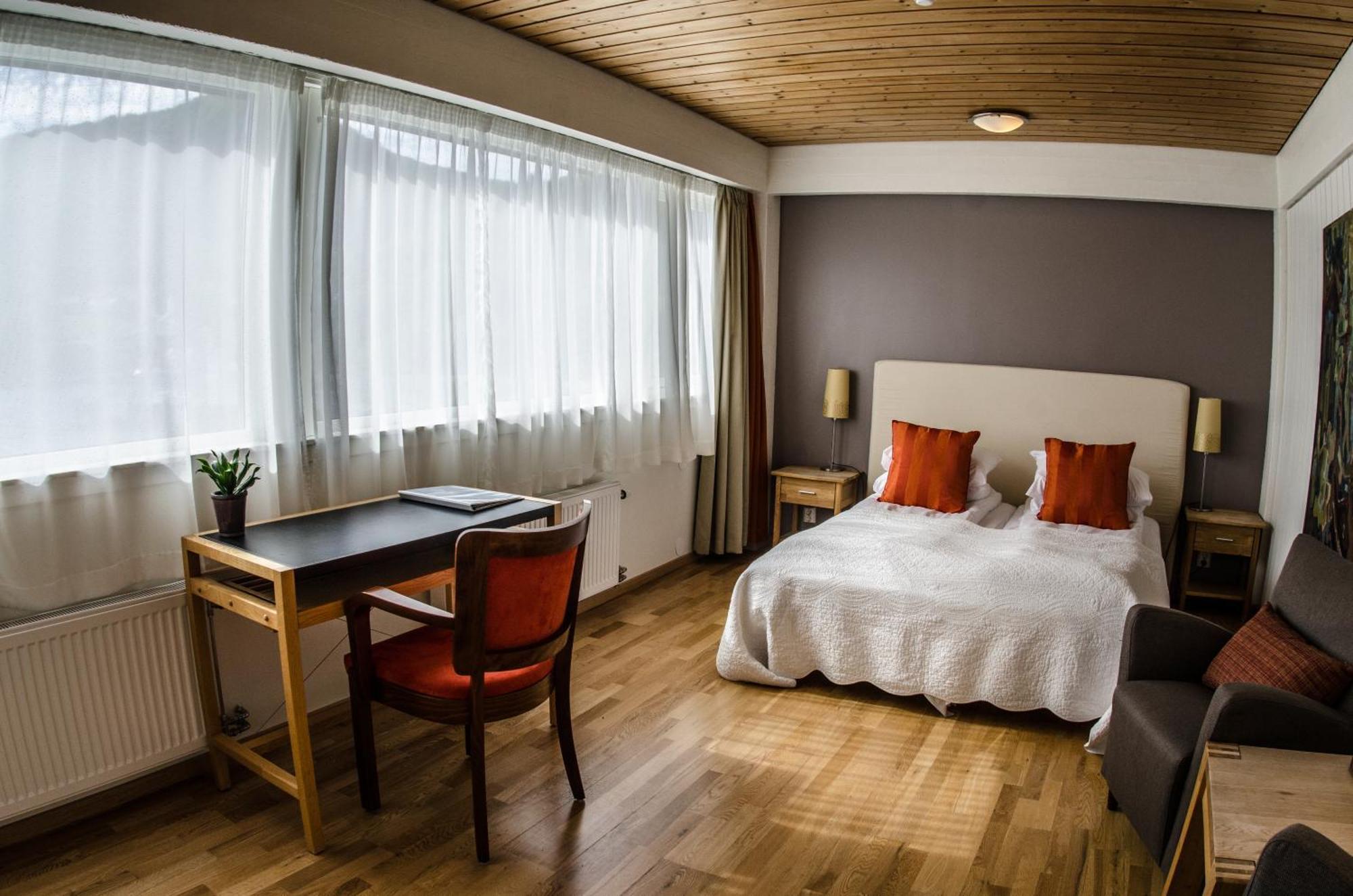 Lavik Fjord Hotel & Apartments エクステリア 写真