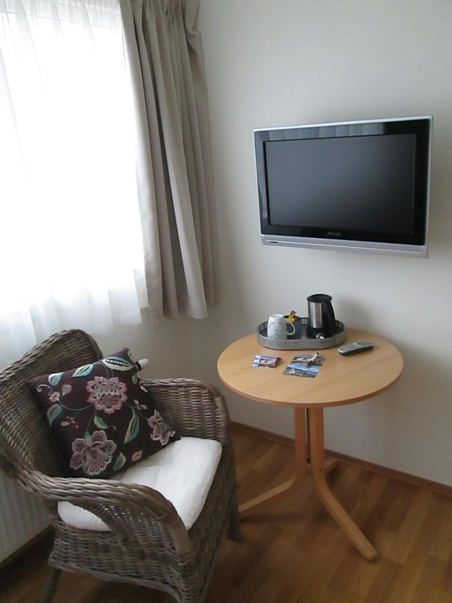 Lavik Fjord Hotel & Apartments 部屋 写真